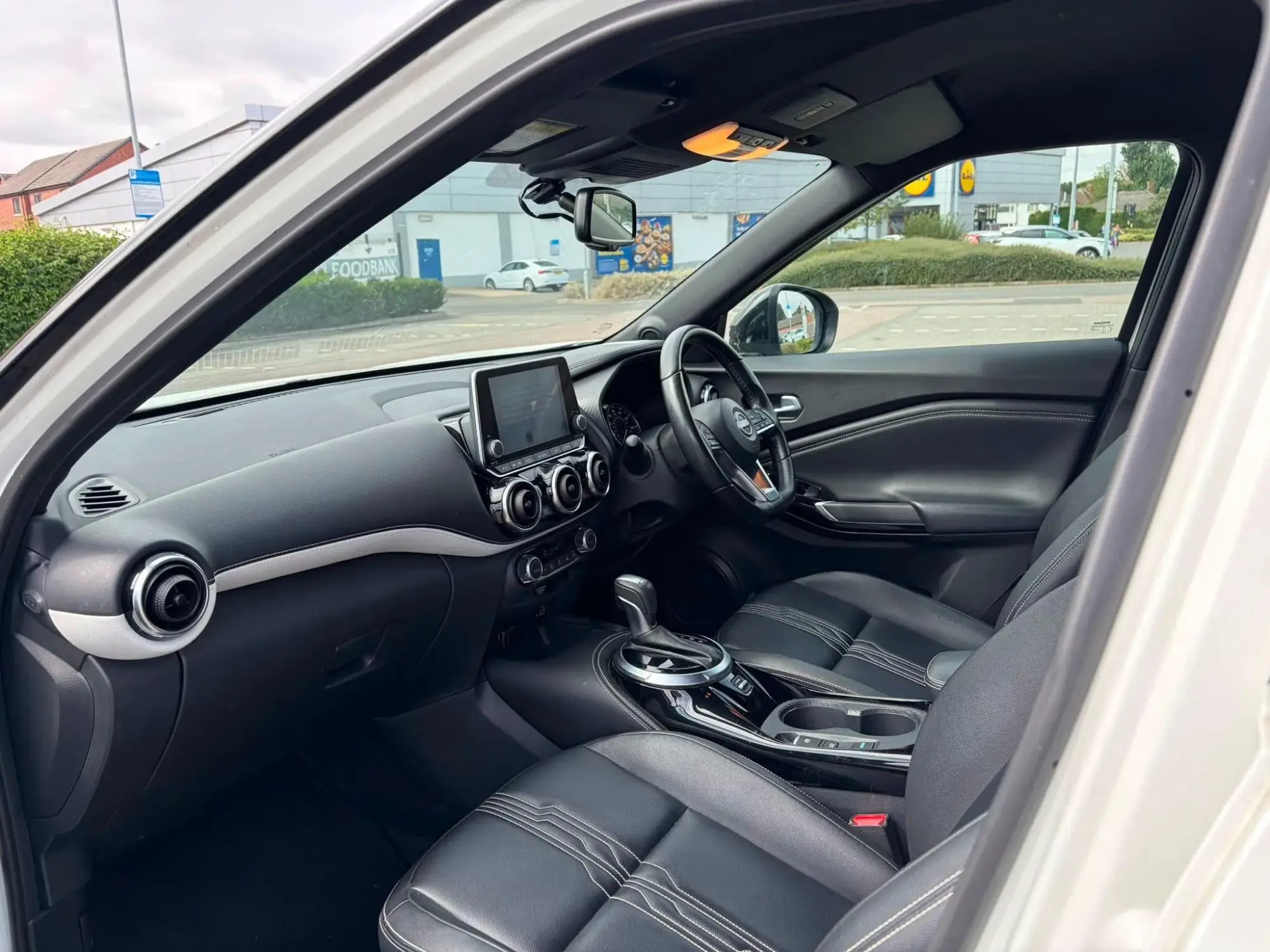 Nissan Juke Hybrid Image 24