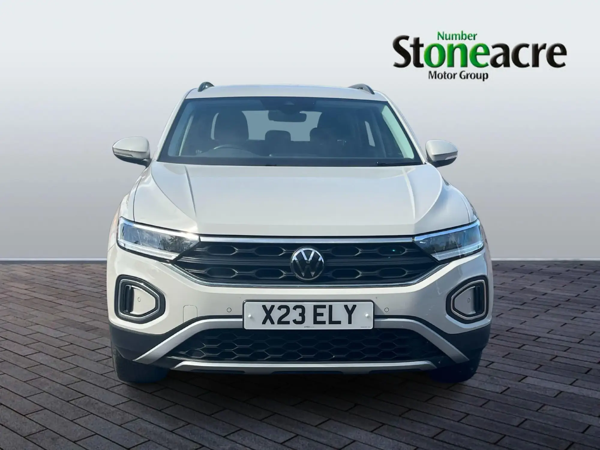 Volkswagen T-Roc Image 2