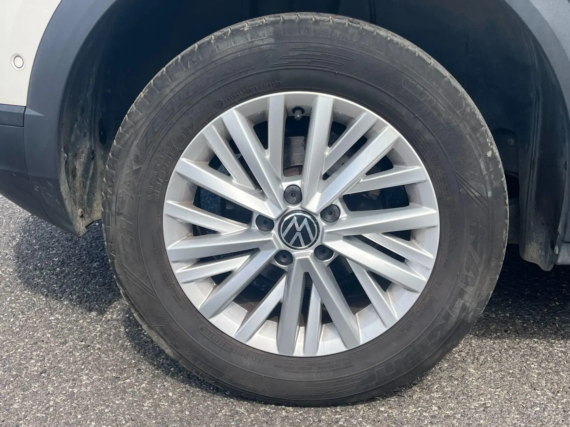 Volkswagen T-Roc Image 11