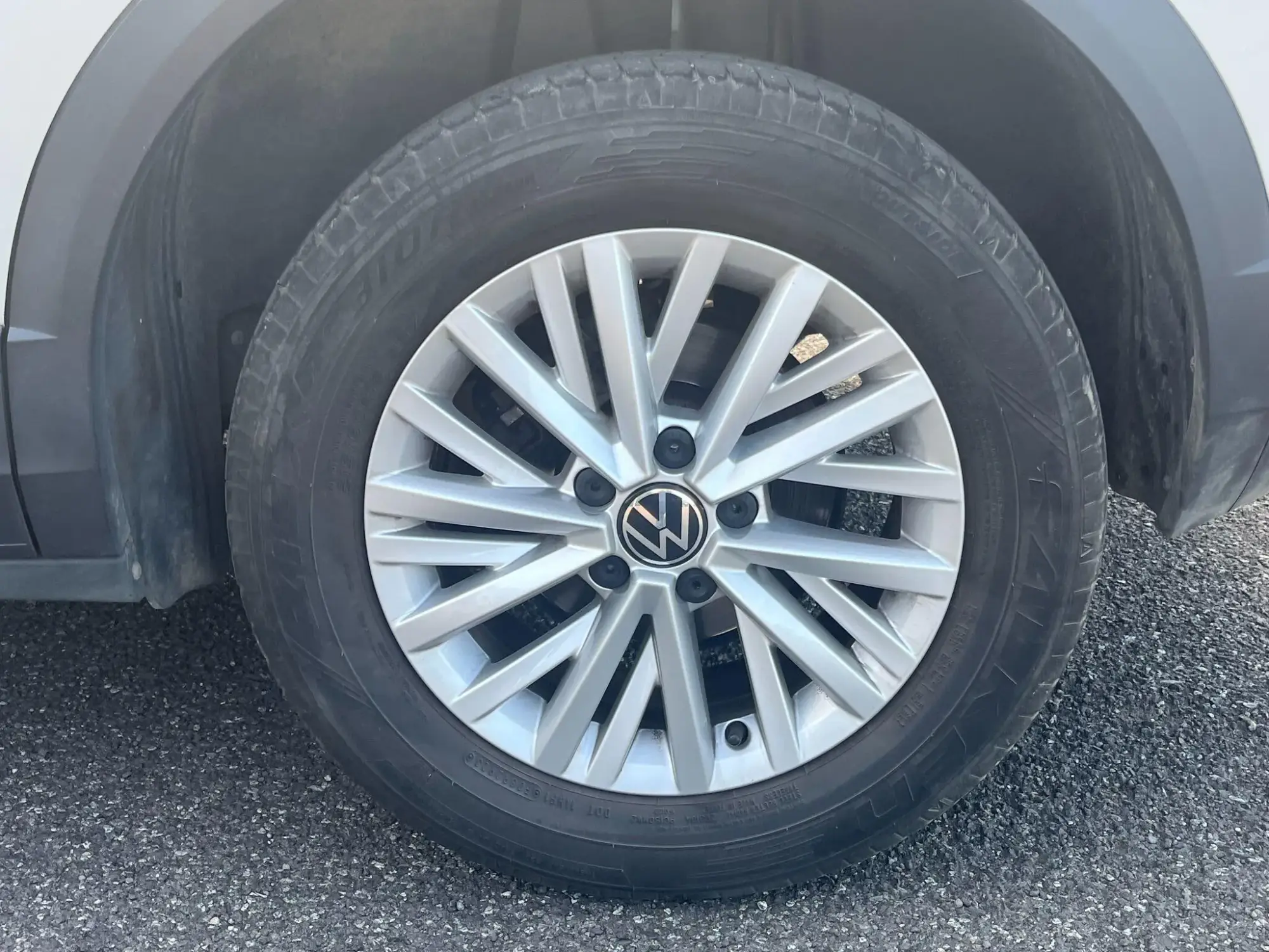 Volkswagen T-Roc Image 12