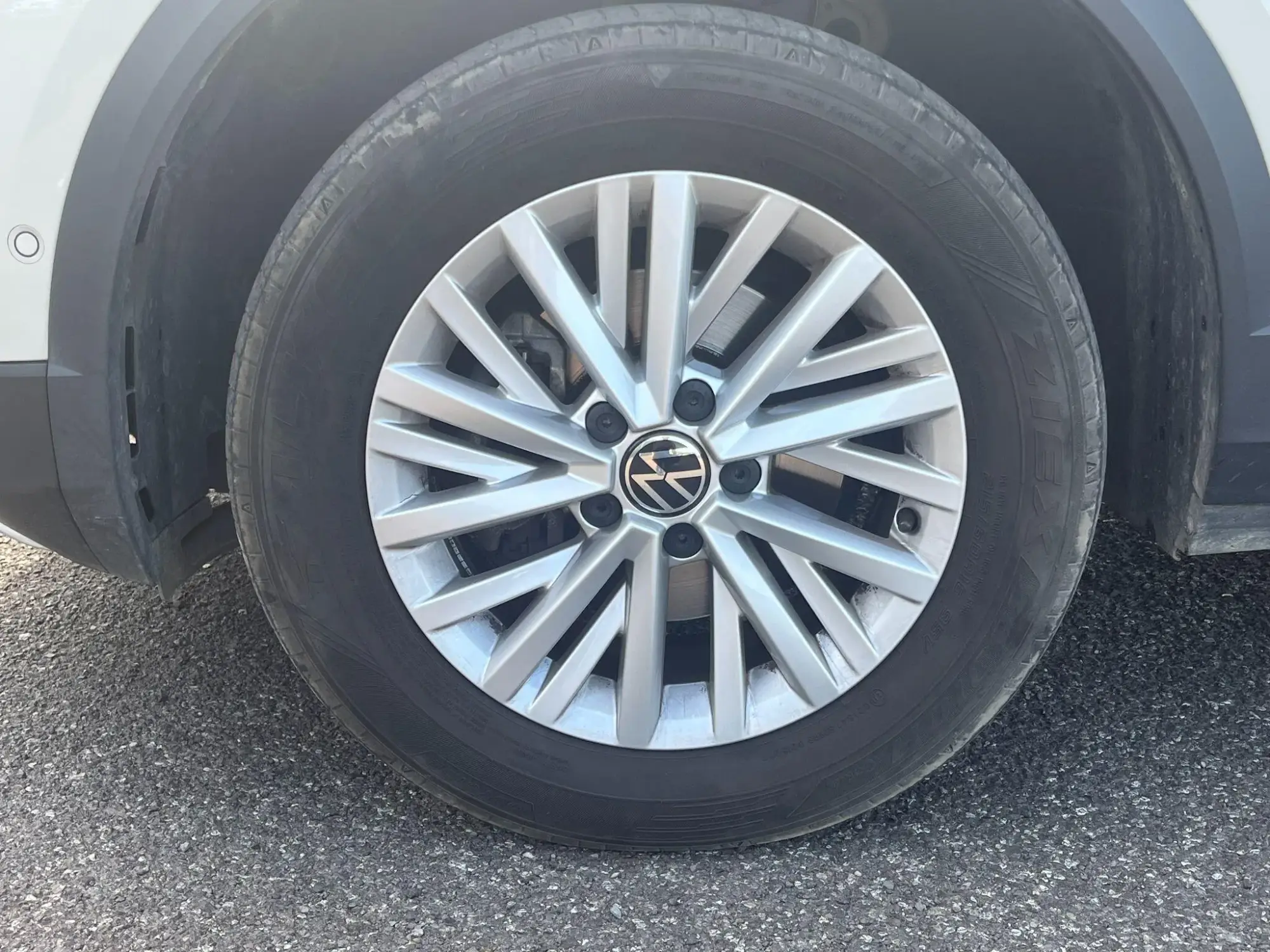 Volkswagen T-Roc Image 13