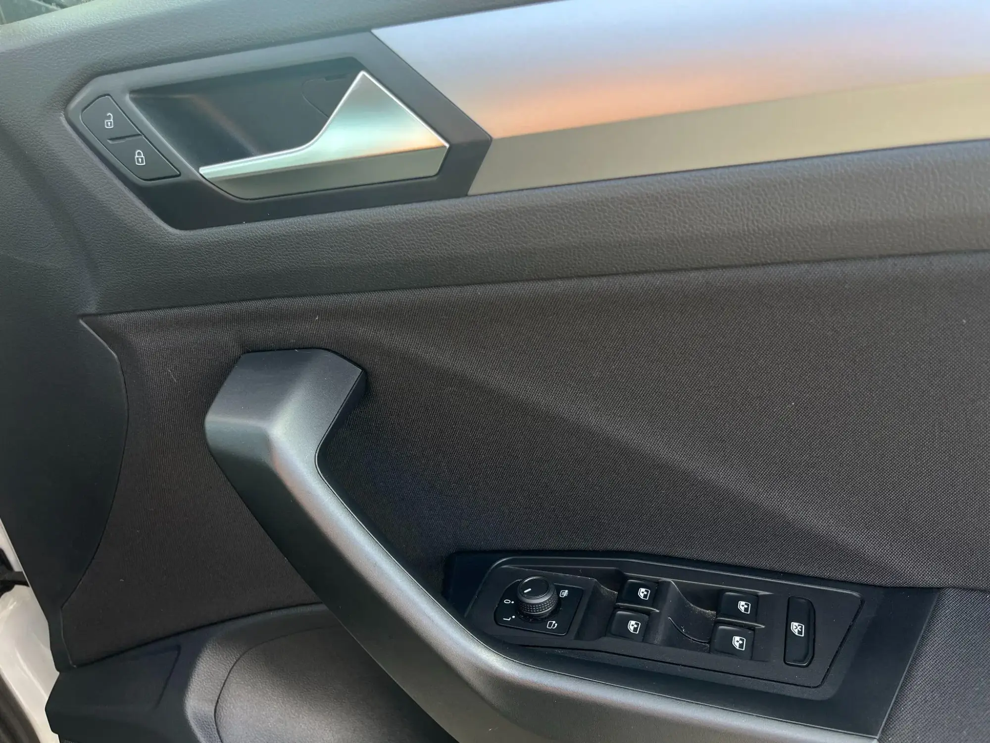 Volkswagen T-Roc Image 18