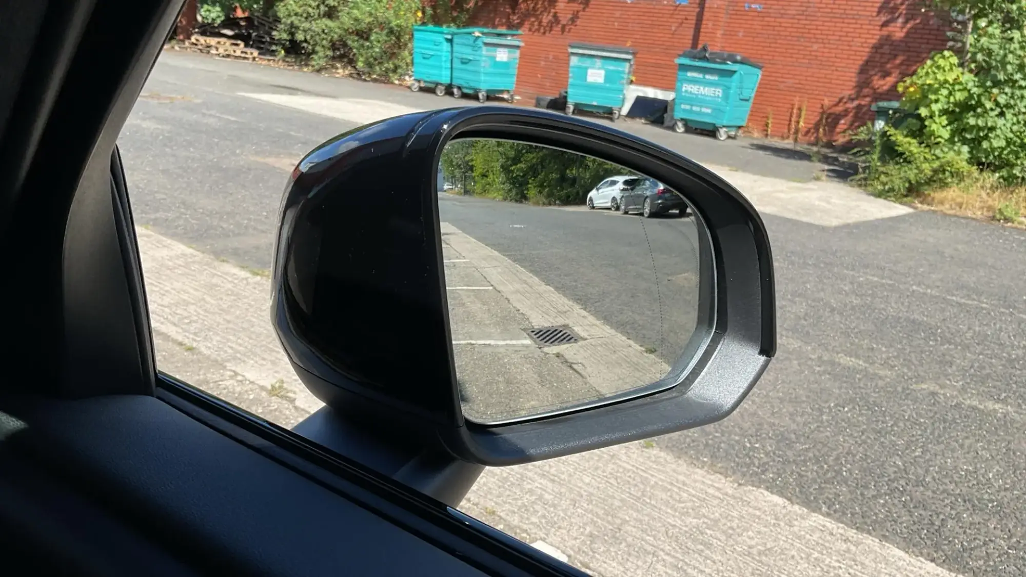 Volvo EX40 Image 32