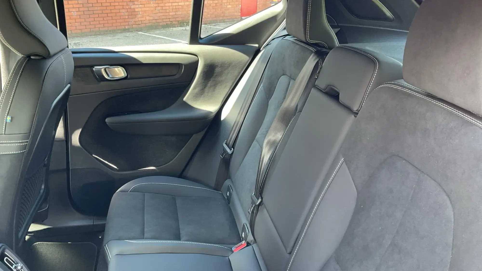 Volvo EX40 Image 33