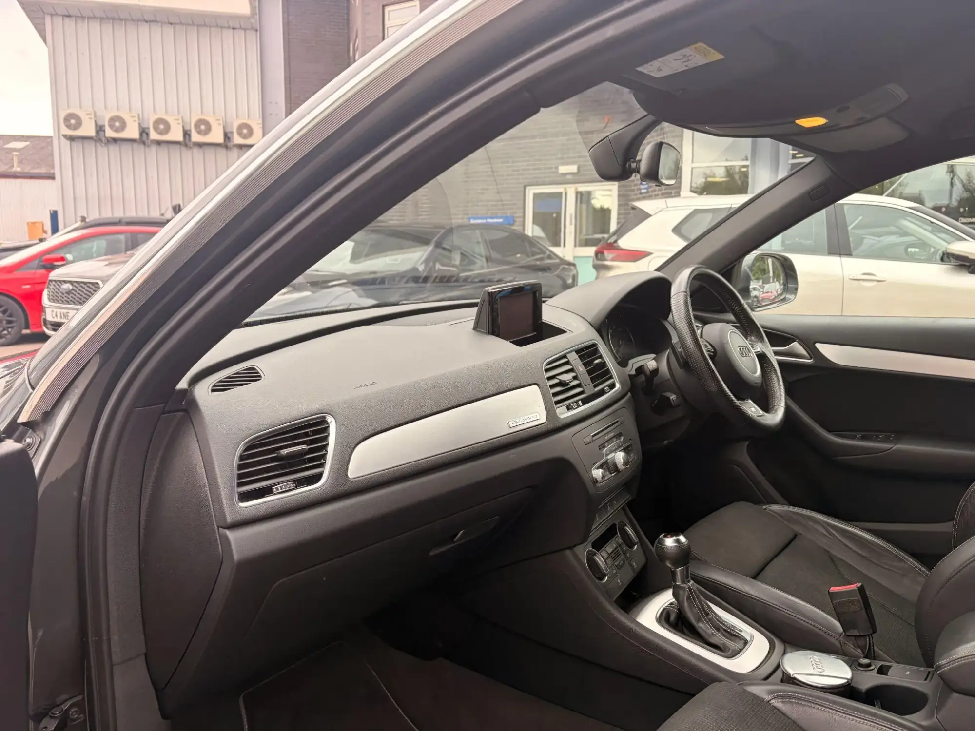 Audi Q3 Image 9