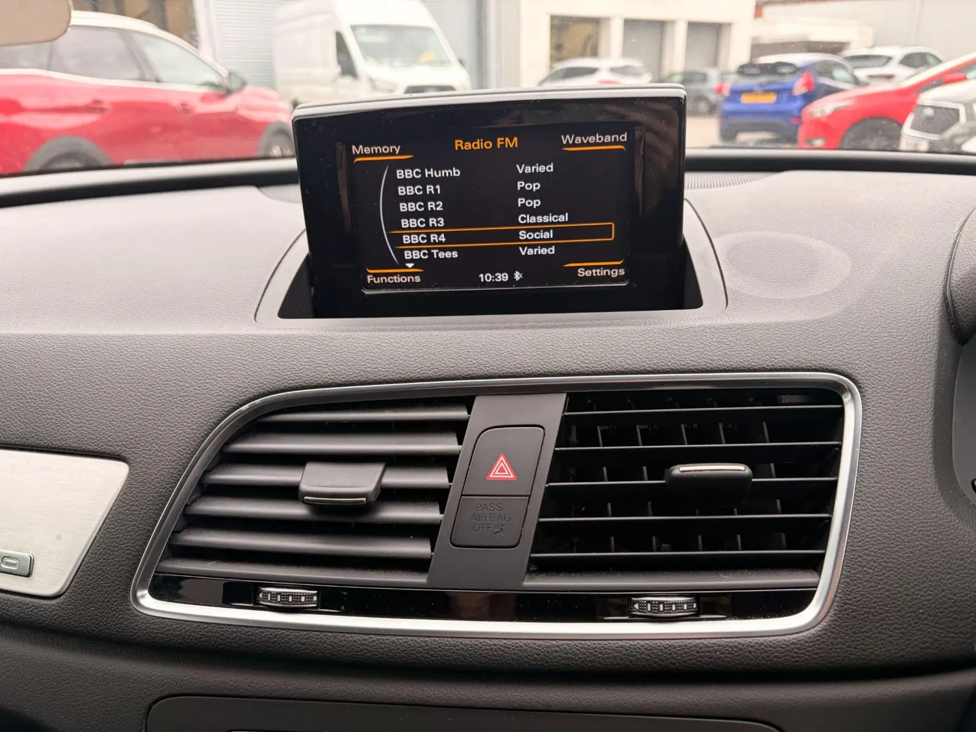 Audi Q3 Image 17