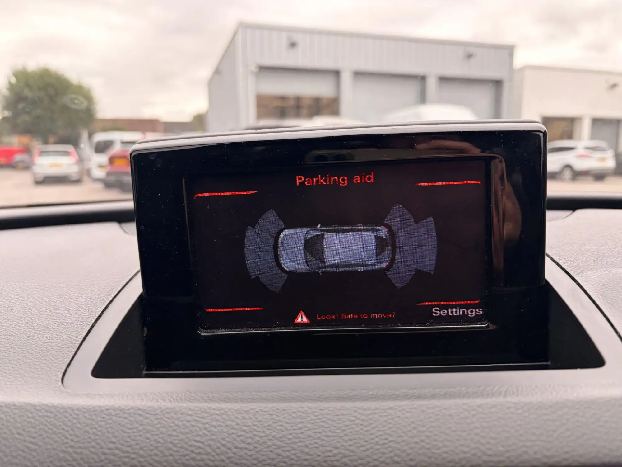 Audi Q3 Image 18