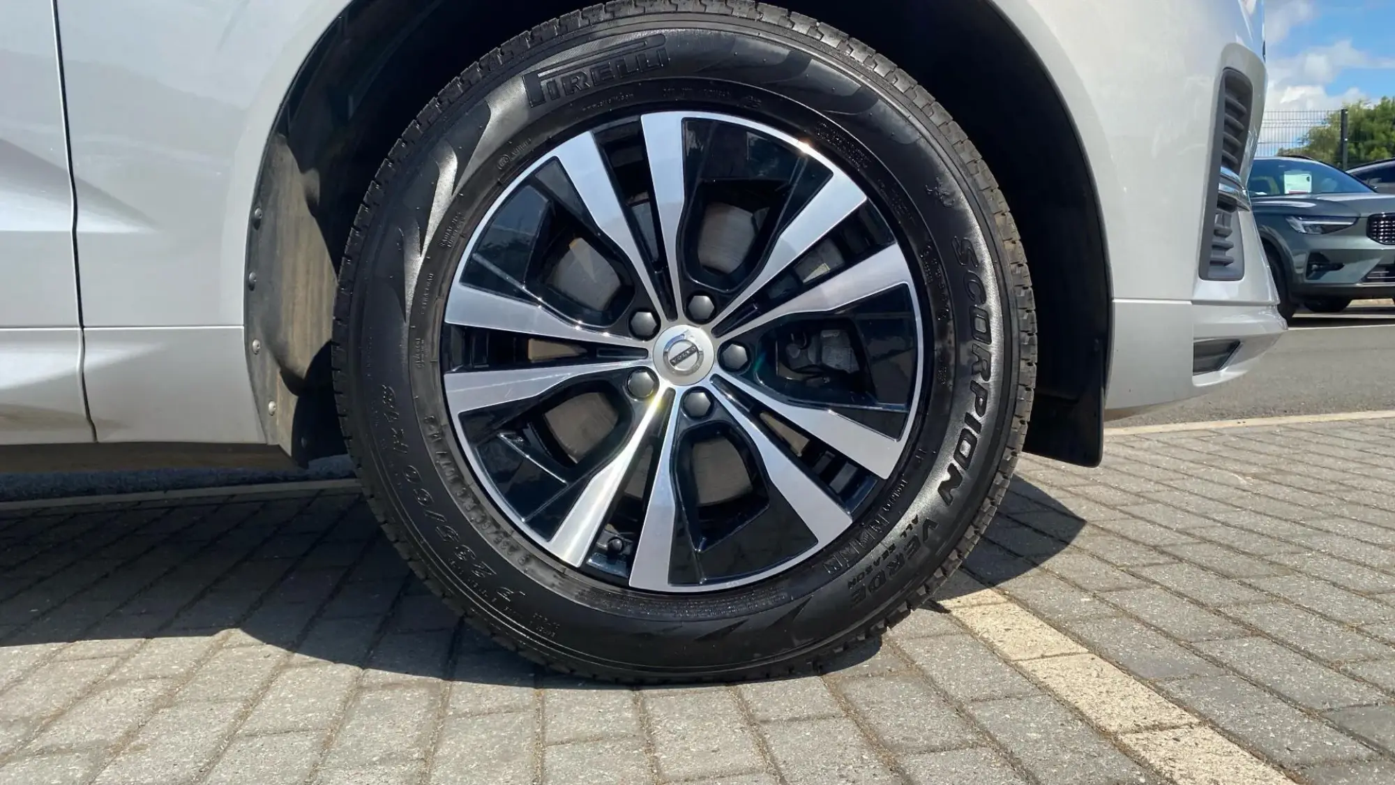 Volvo XC60 Image 22