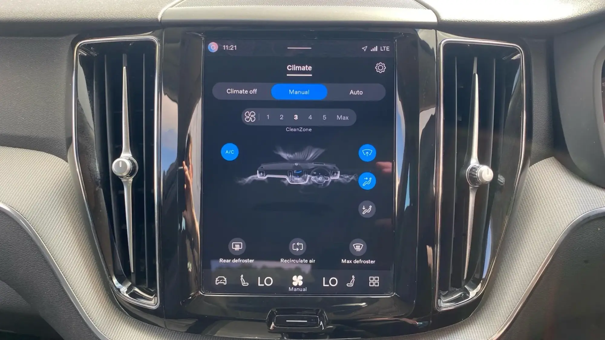 Volvo XC60 Image 24