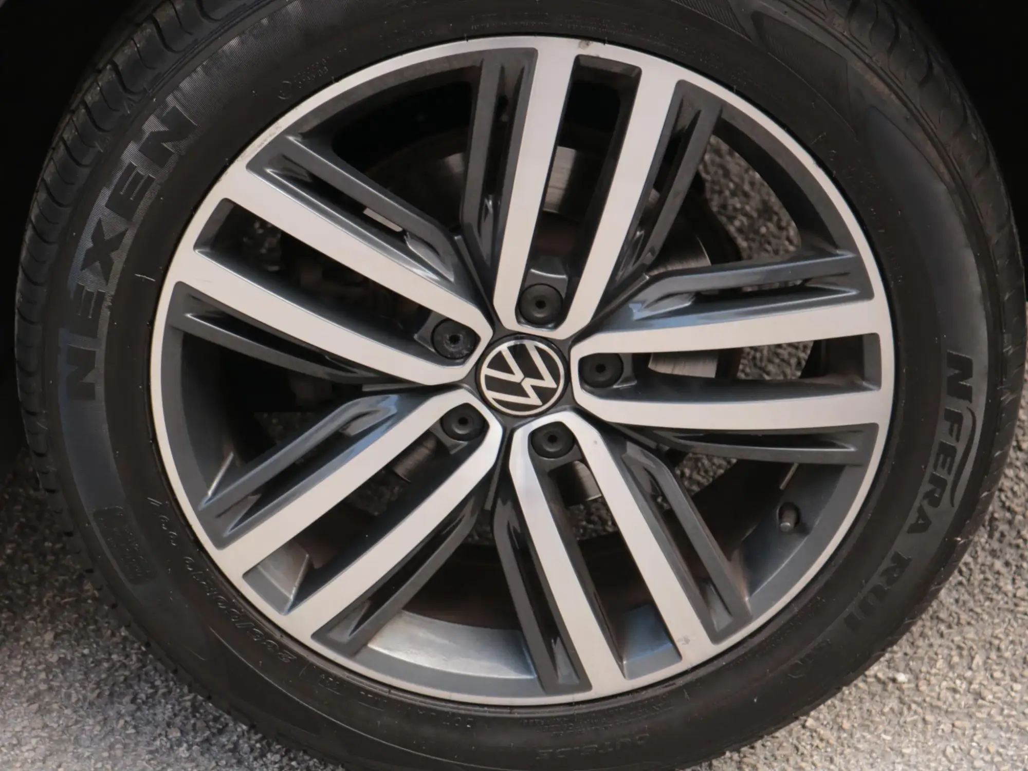 Volkswagen Tiguan Image 9