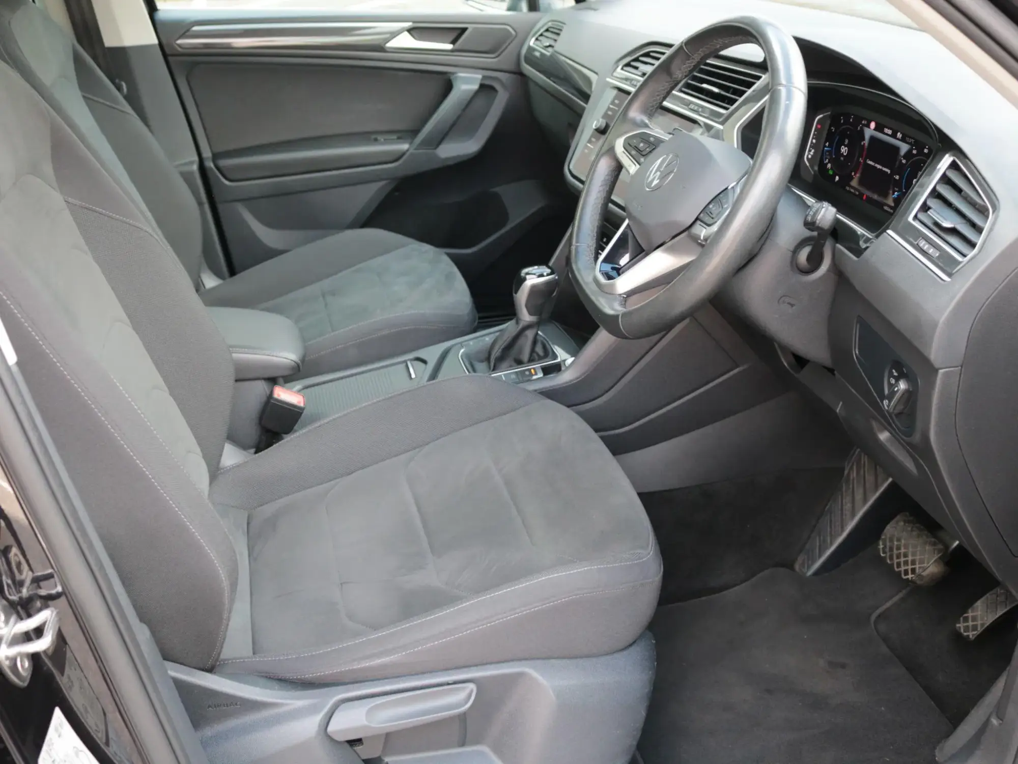 Volkswagen Tiguan Image 12
