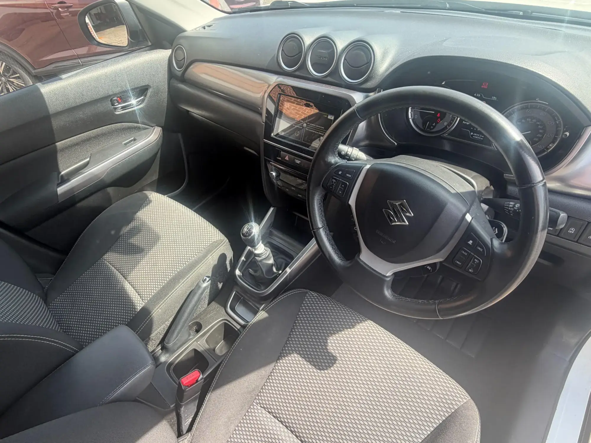 Suzuki Vitara Image 17