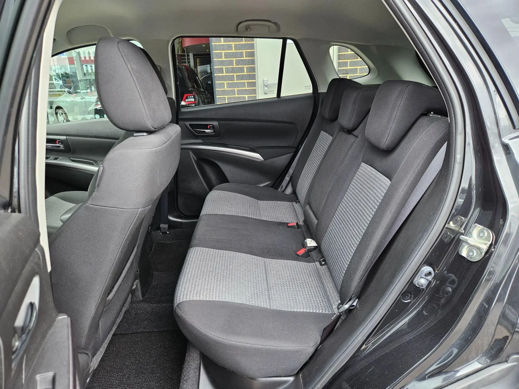 Suzuki S-Cross Image 18