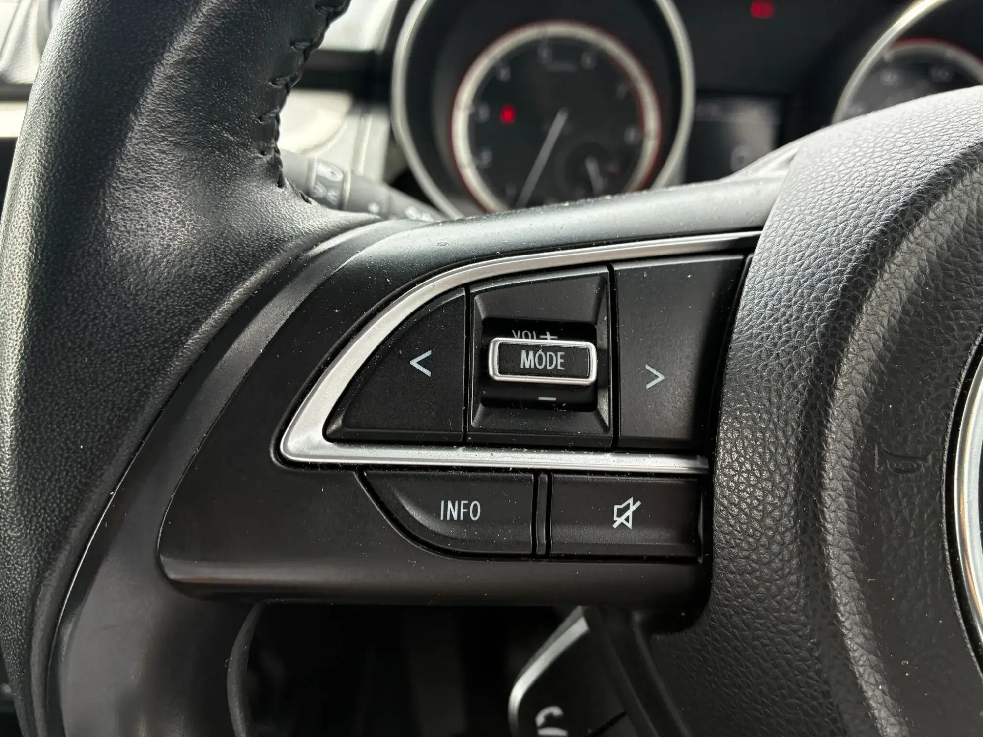 Suzuki Swift Image 12 Suzuki Swift Image 12