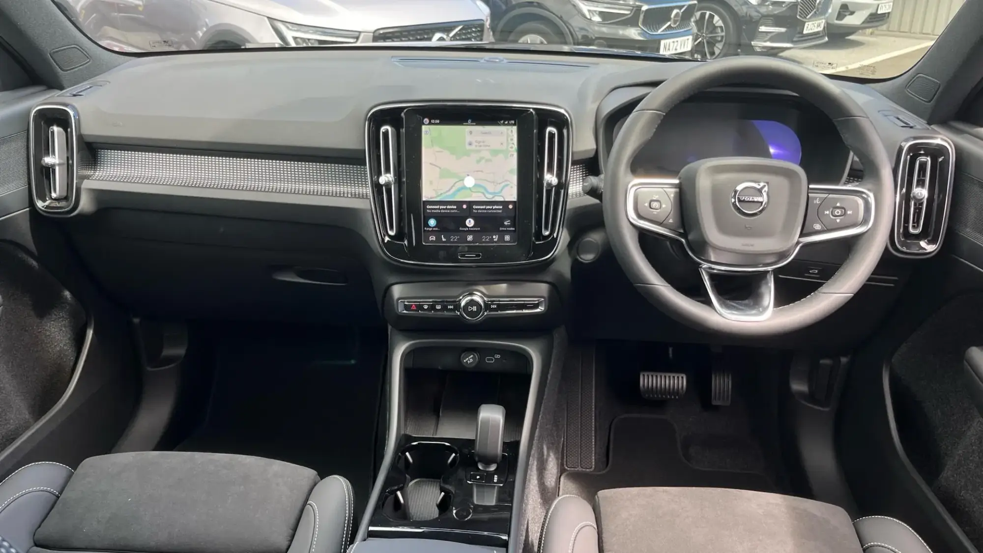 Volvo EX40 Image 5