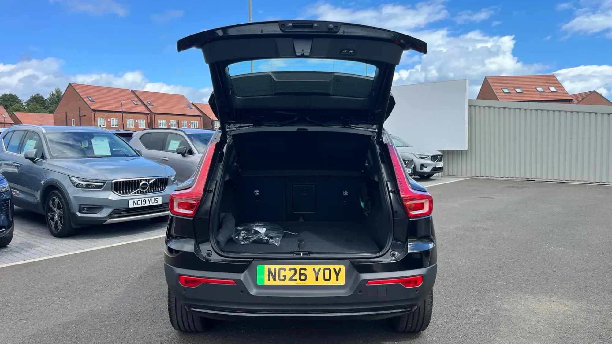 Volvo EX40 Image 13
