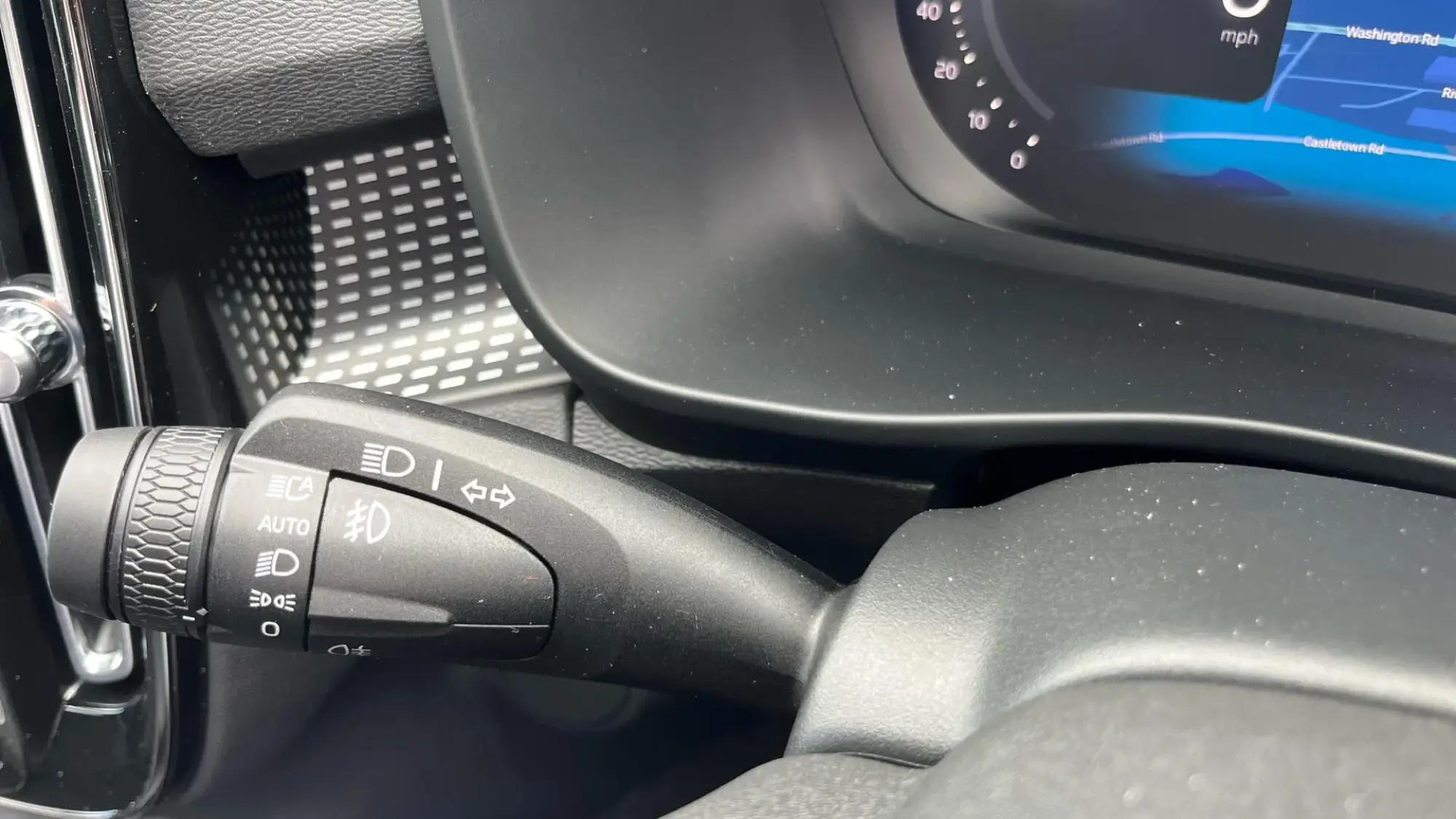 Volvo EX40 Image 19