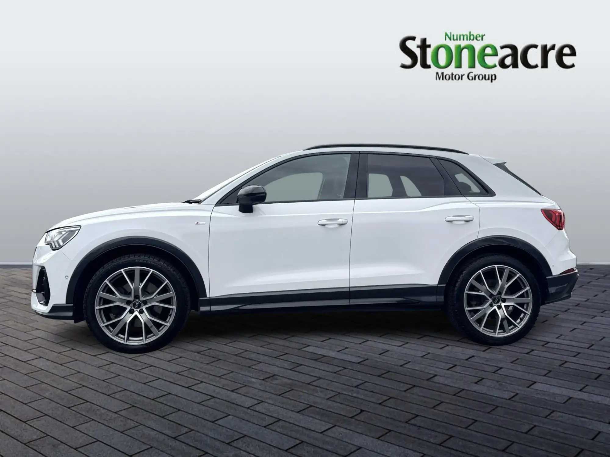 Audi Q3 Image 6