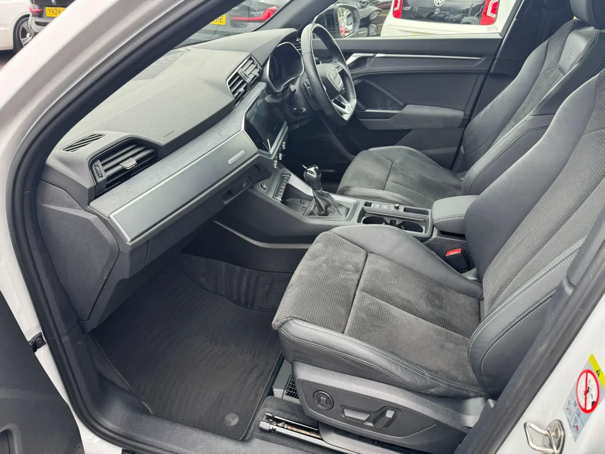 Audi Q3 Image 14