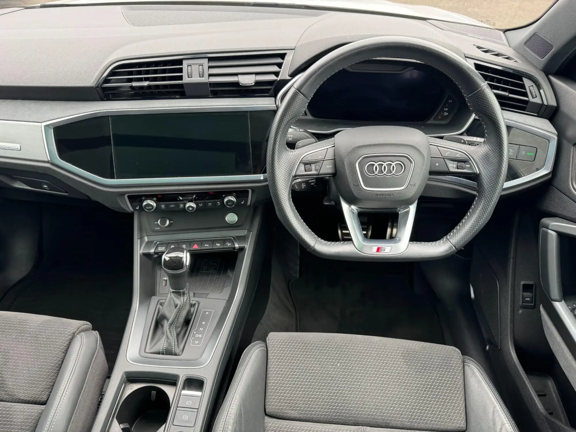 Audi Q3 Image 15