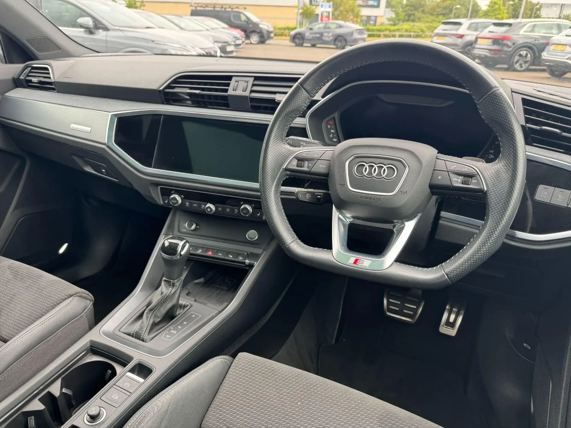 Audi Q3 Image 16