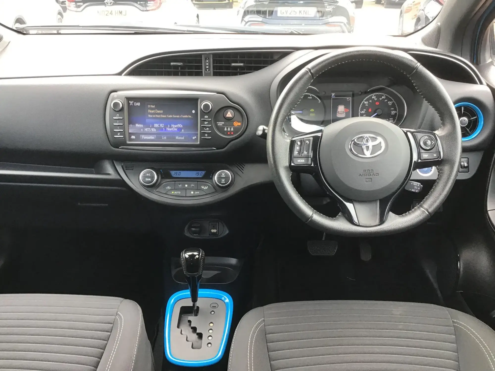 Toyota Yaris Image 6 Toyota Yaris Image 6