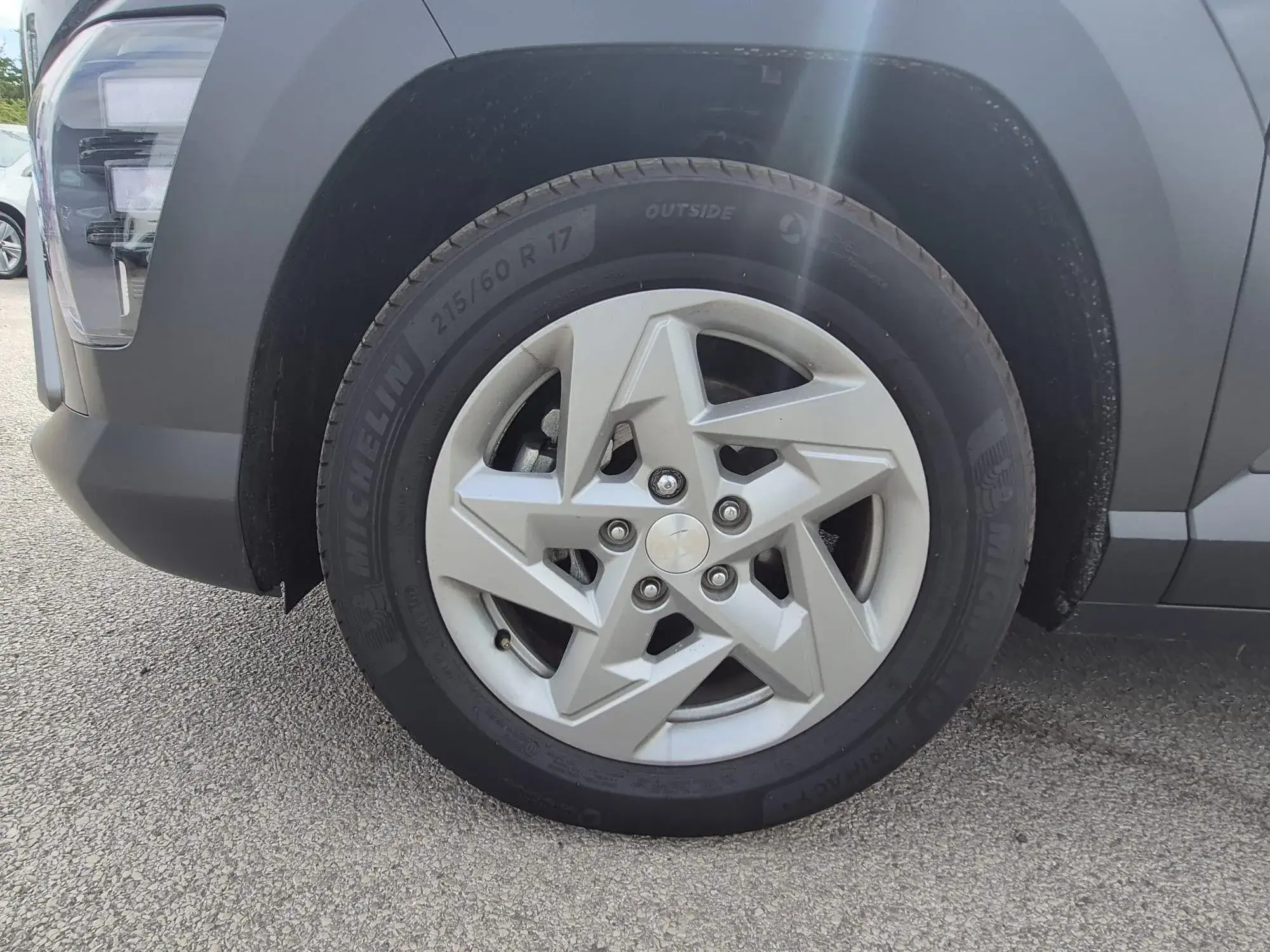 Hyundai KONA Image 12