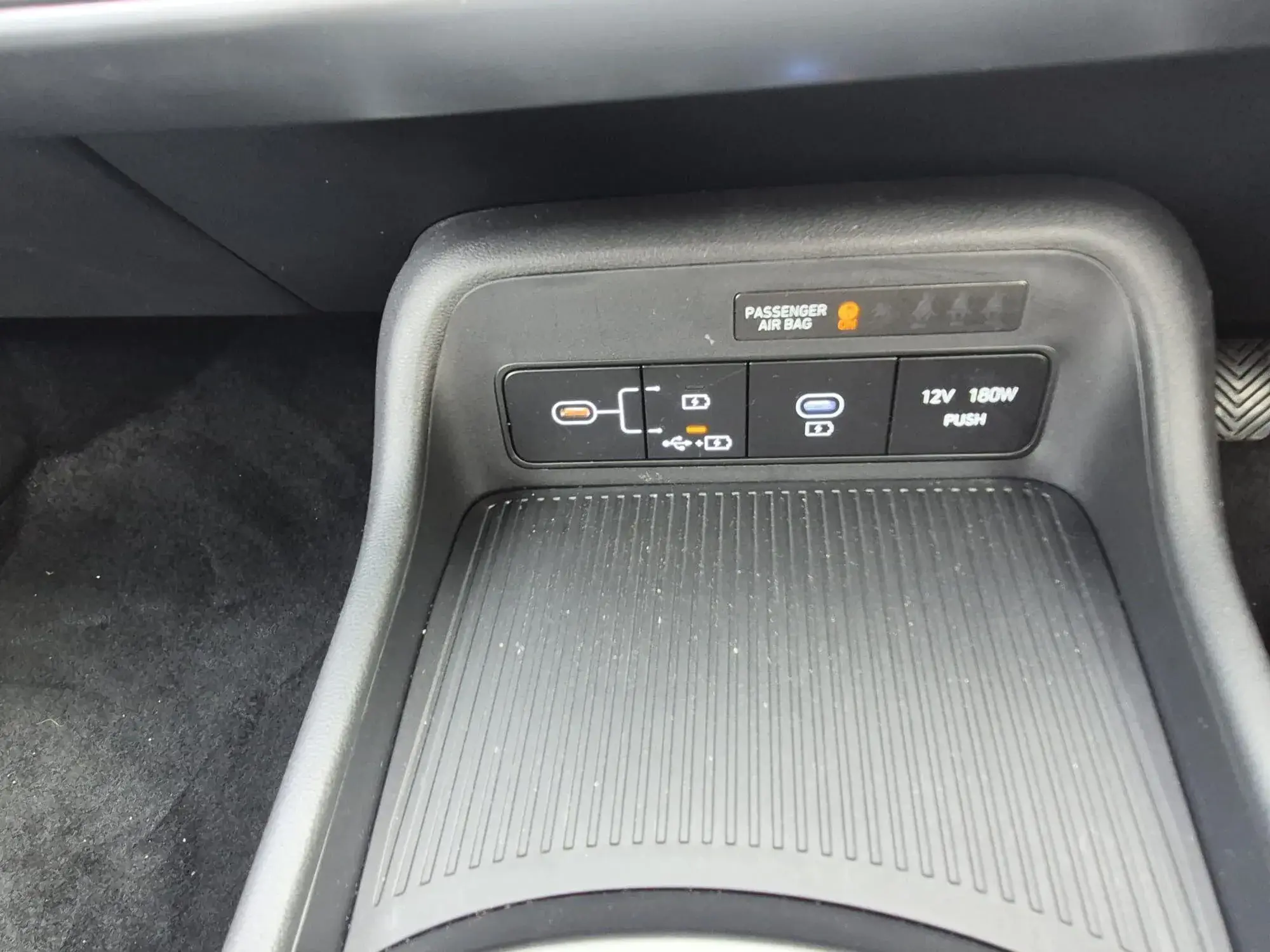 Hyundai KONA Image 33