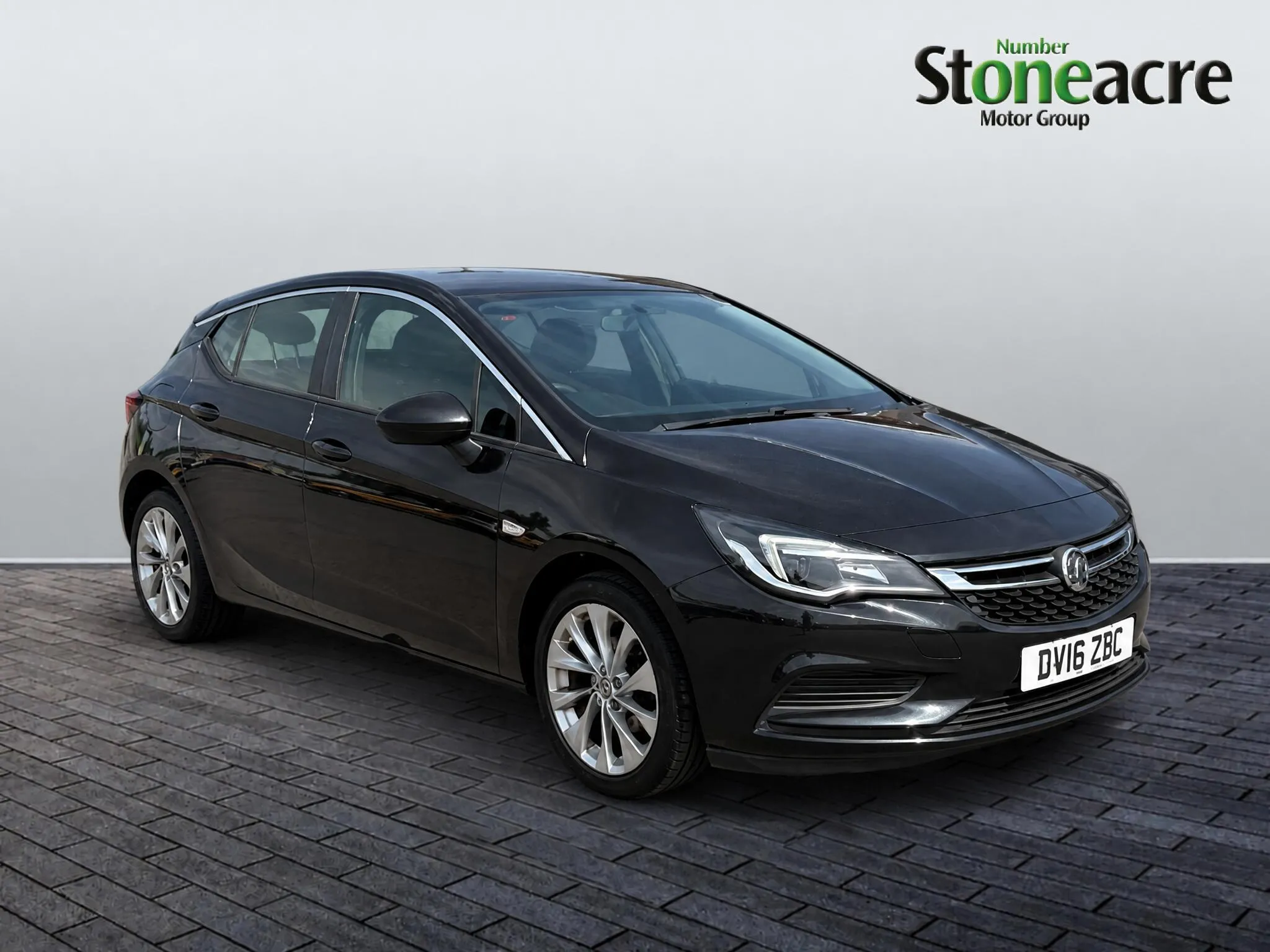 Vauxhall Astra listing photo