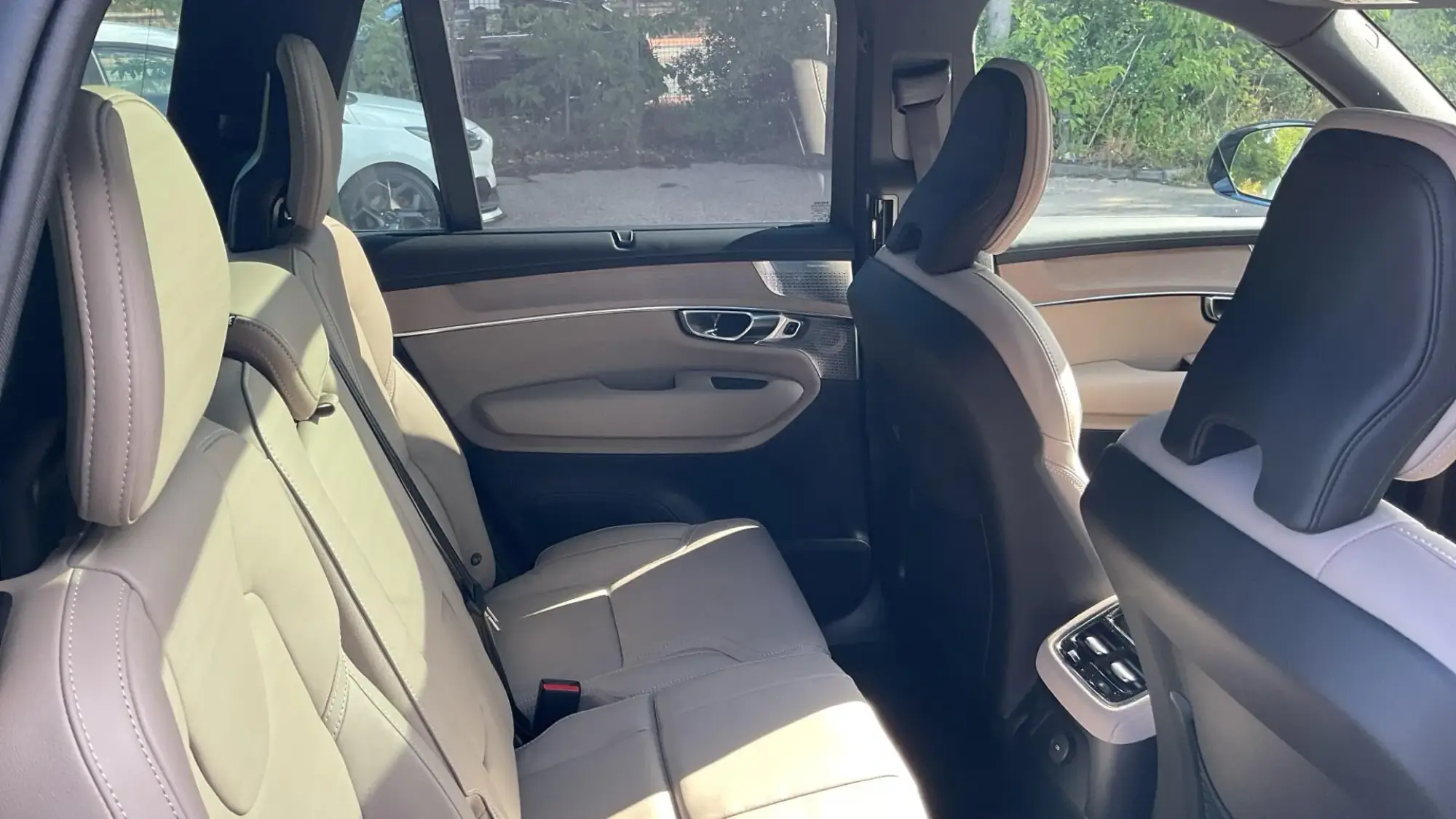 Volvo XC90 Plug-In Hybrid Image 6 Volvo XC90 Plug-In Hybrid Image 6