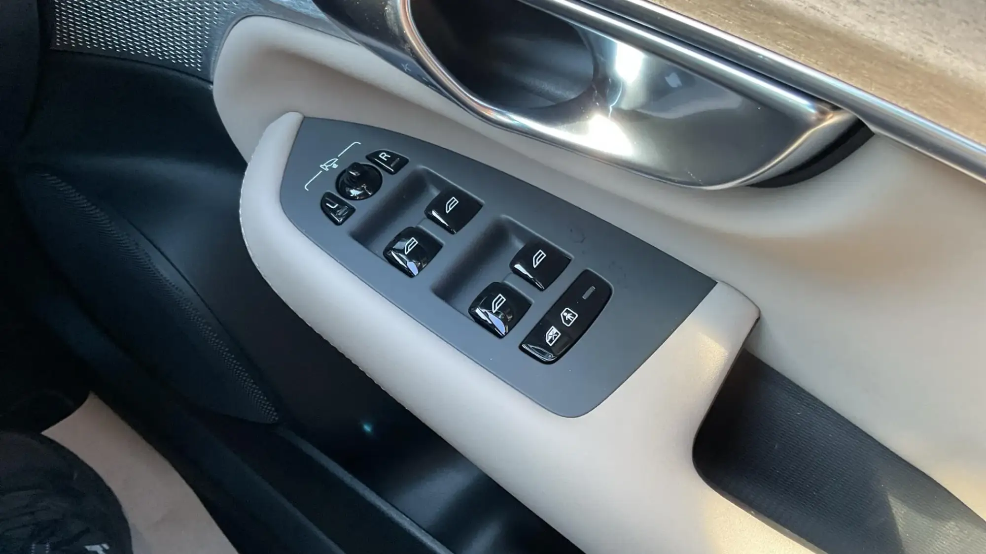 Volvo XC90 Plug-In Hybrid Image 24 Volvo XC90 Plug-In Hybrid Image 24