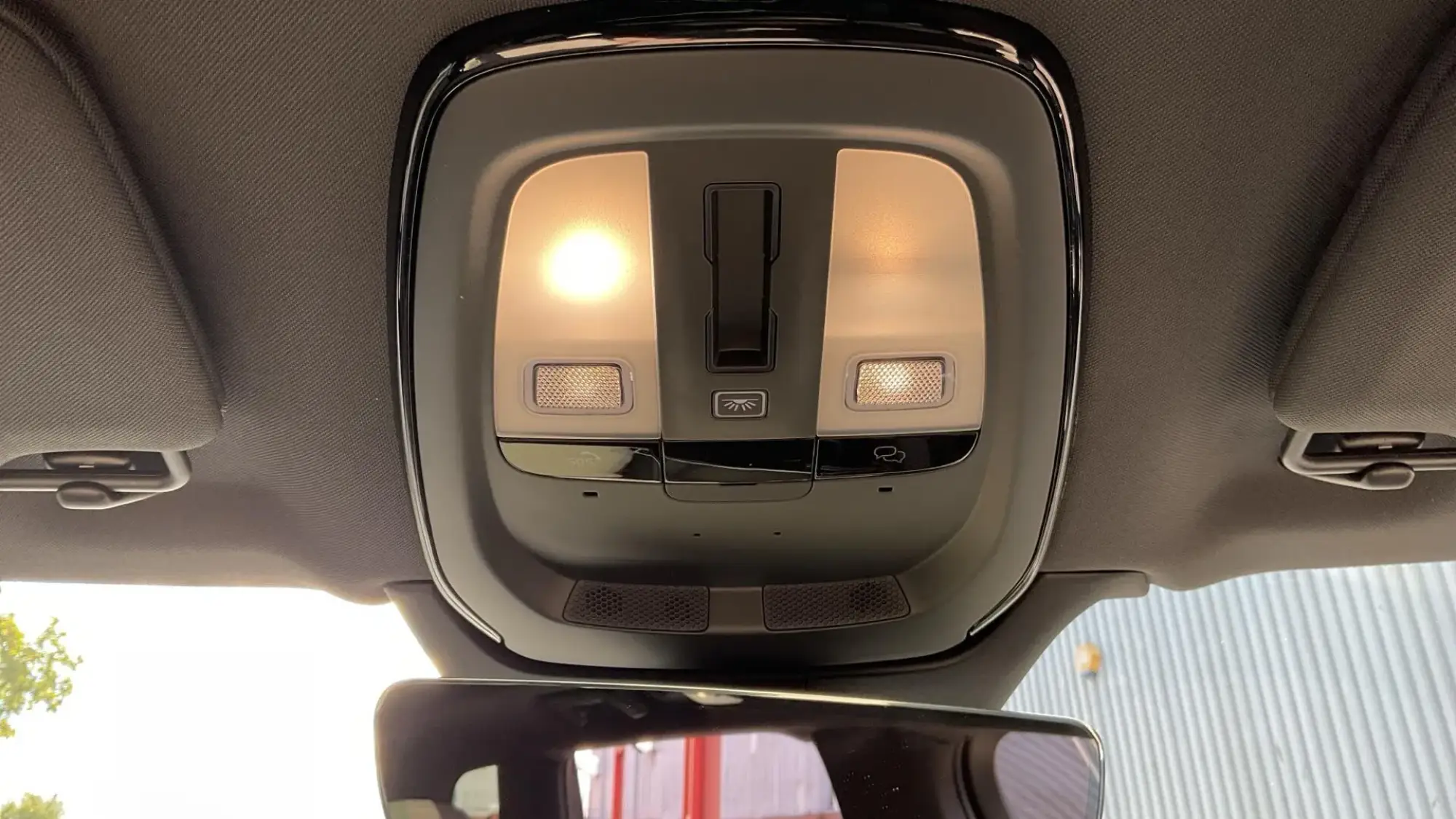 Volvo XC90 Plug-In Hybrid Image 28 Volvo XC90 Plug-In Hybrid Image 28