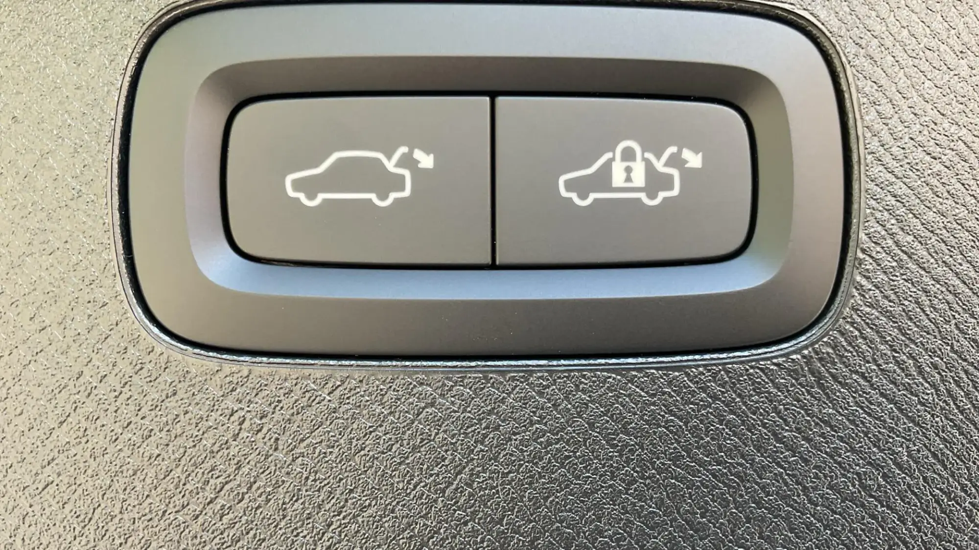 Volvo XC90 Plug-In Hybrid Image 35 Volvo XC90 Plug-In Hybrid Image 35