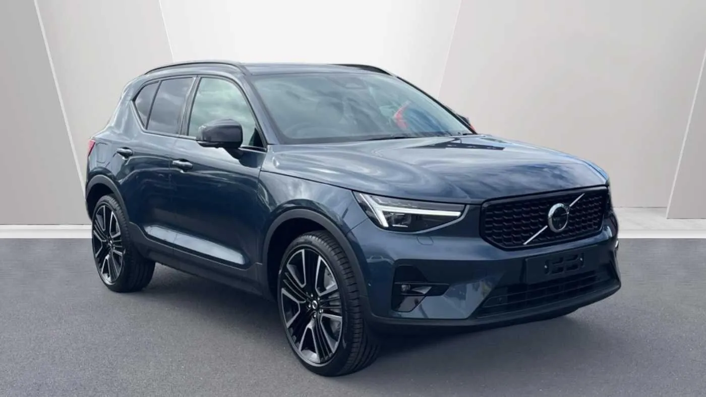 Volvo XC40 listing photo
