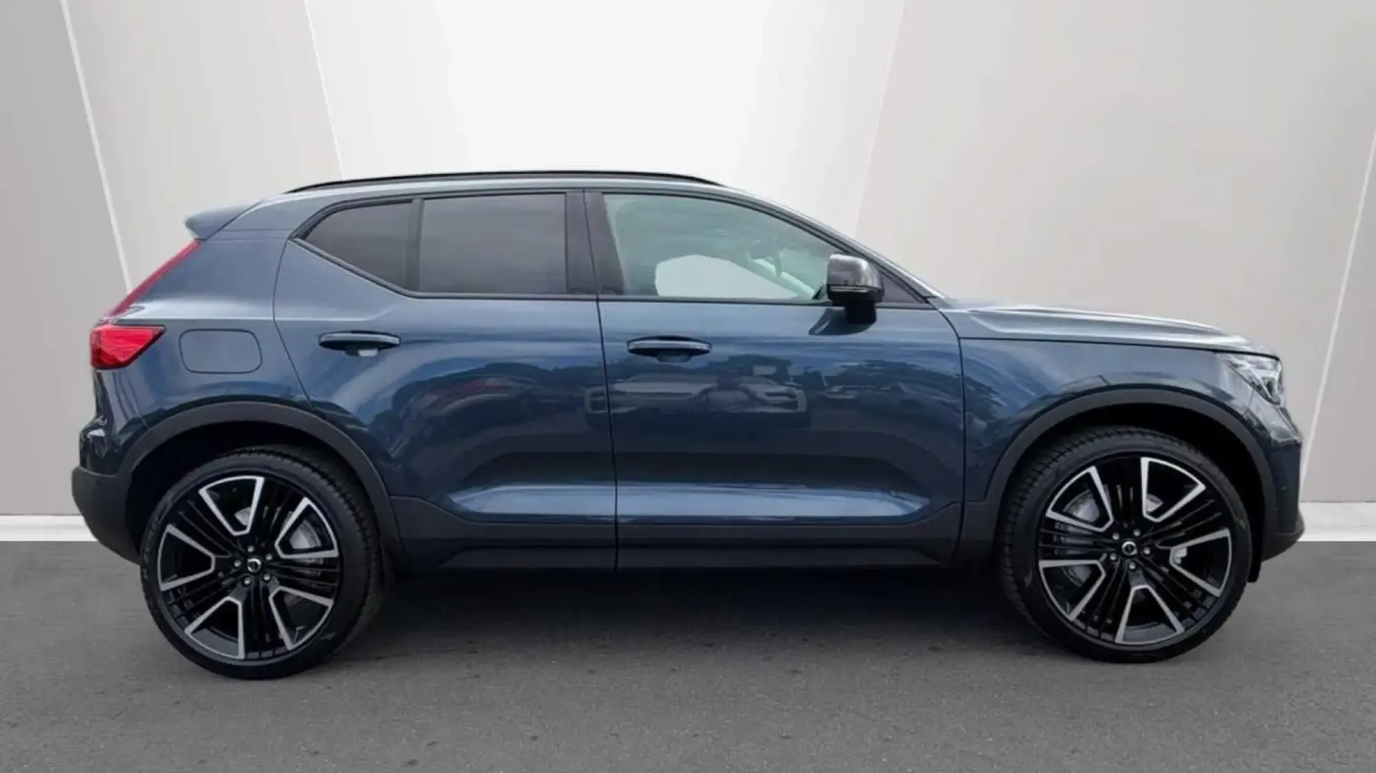 Volvo XC40 Image 2