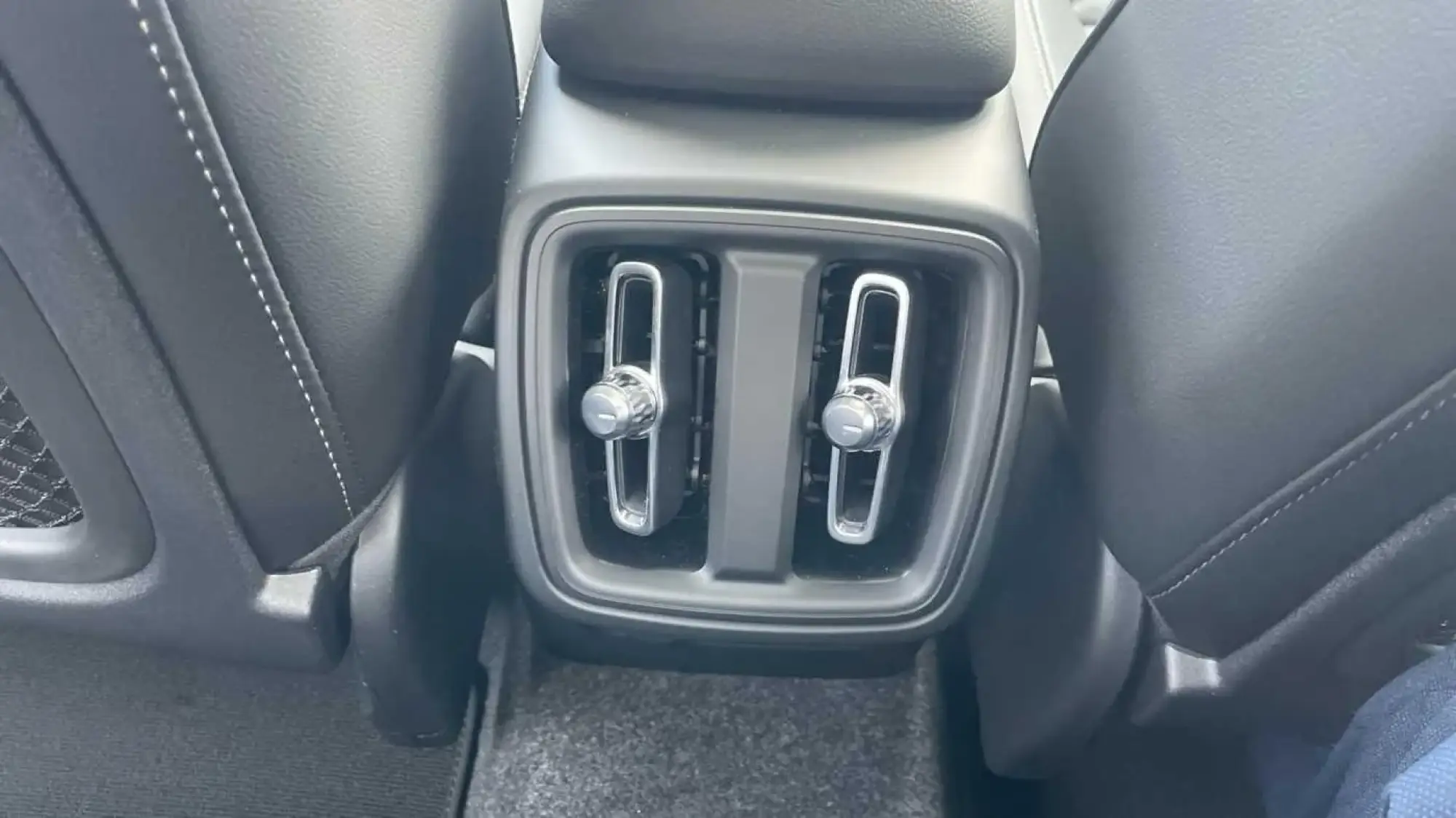 Volvo XC40 Image 15