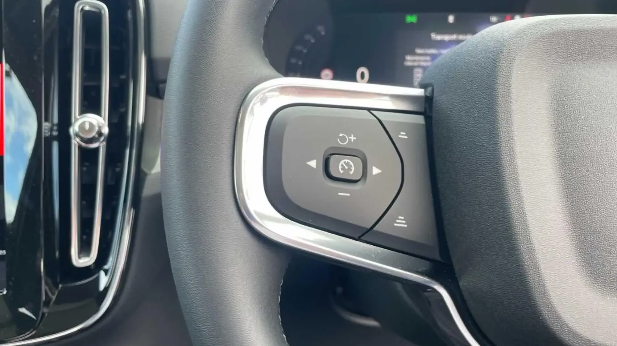 Volvo XC40 Image 17