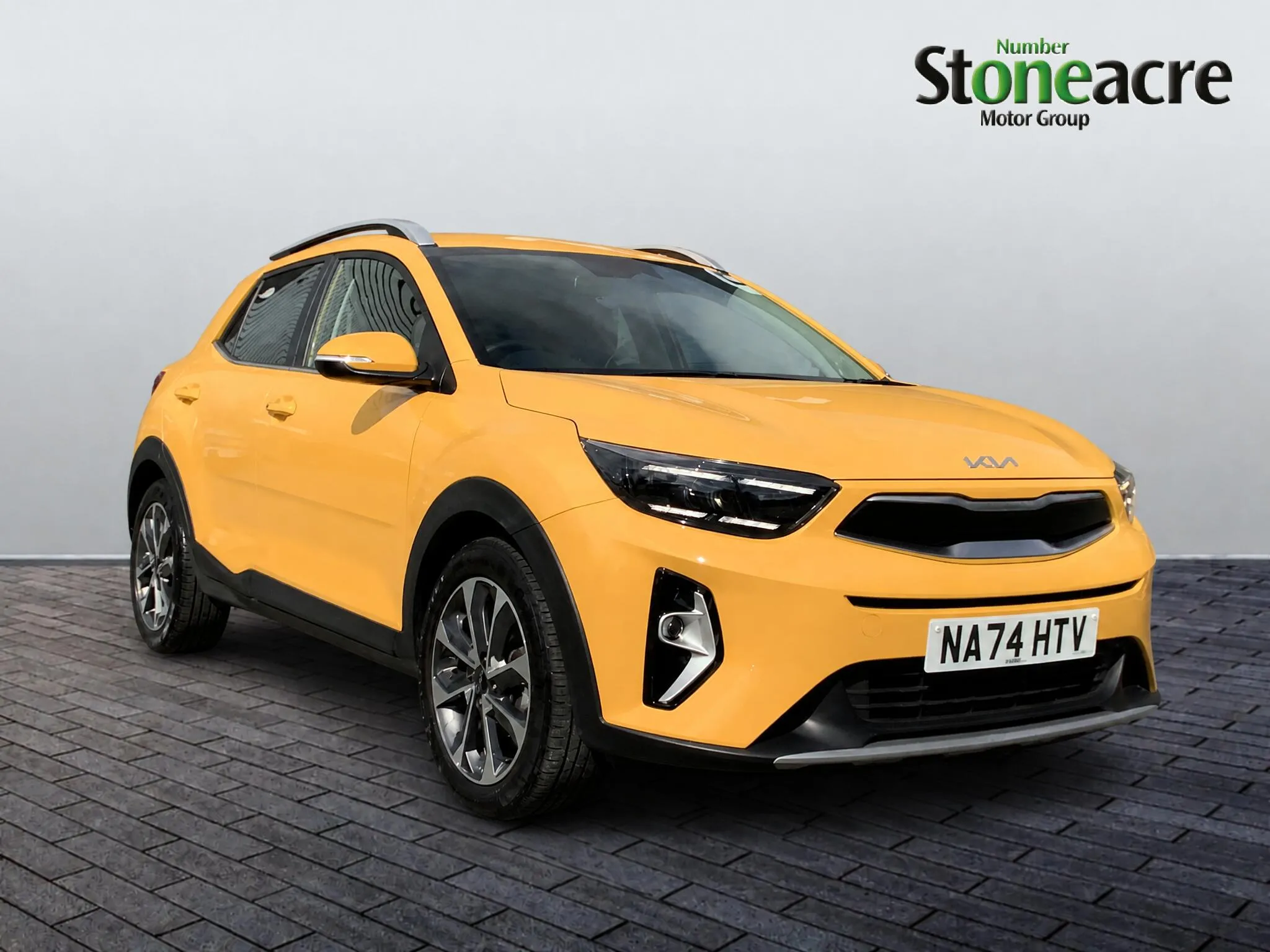 Kia Stonic listing photo