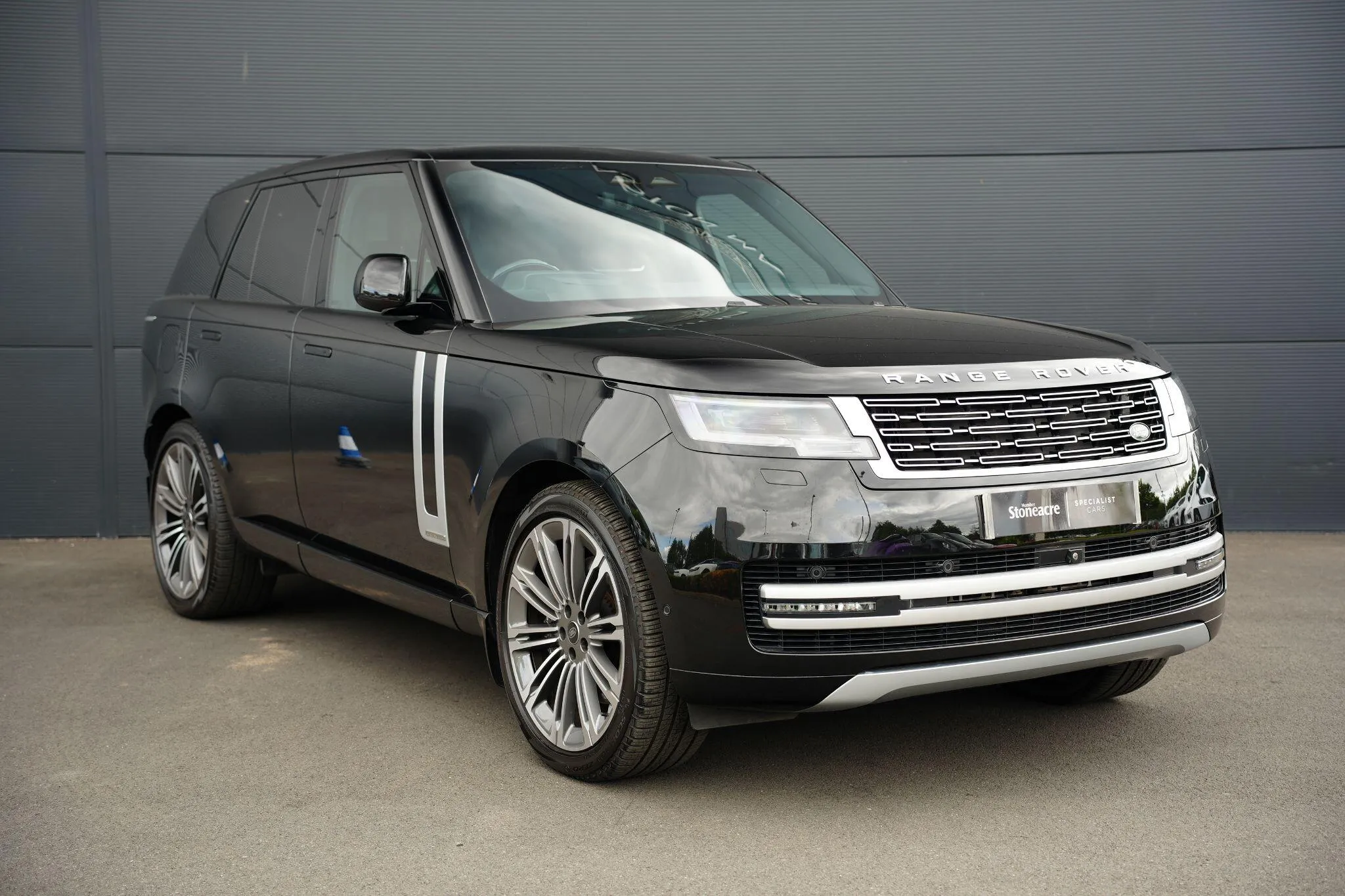 Land Rover Range Rover listing photo