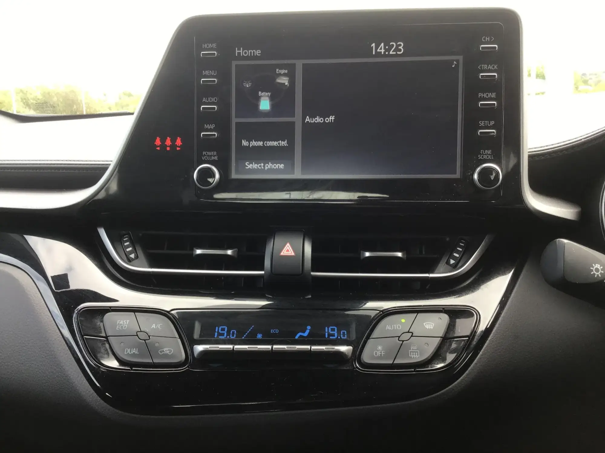 Toyota C-HR Self-Charging Hybrid Image 8