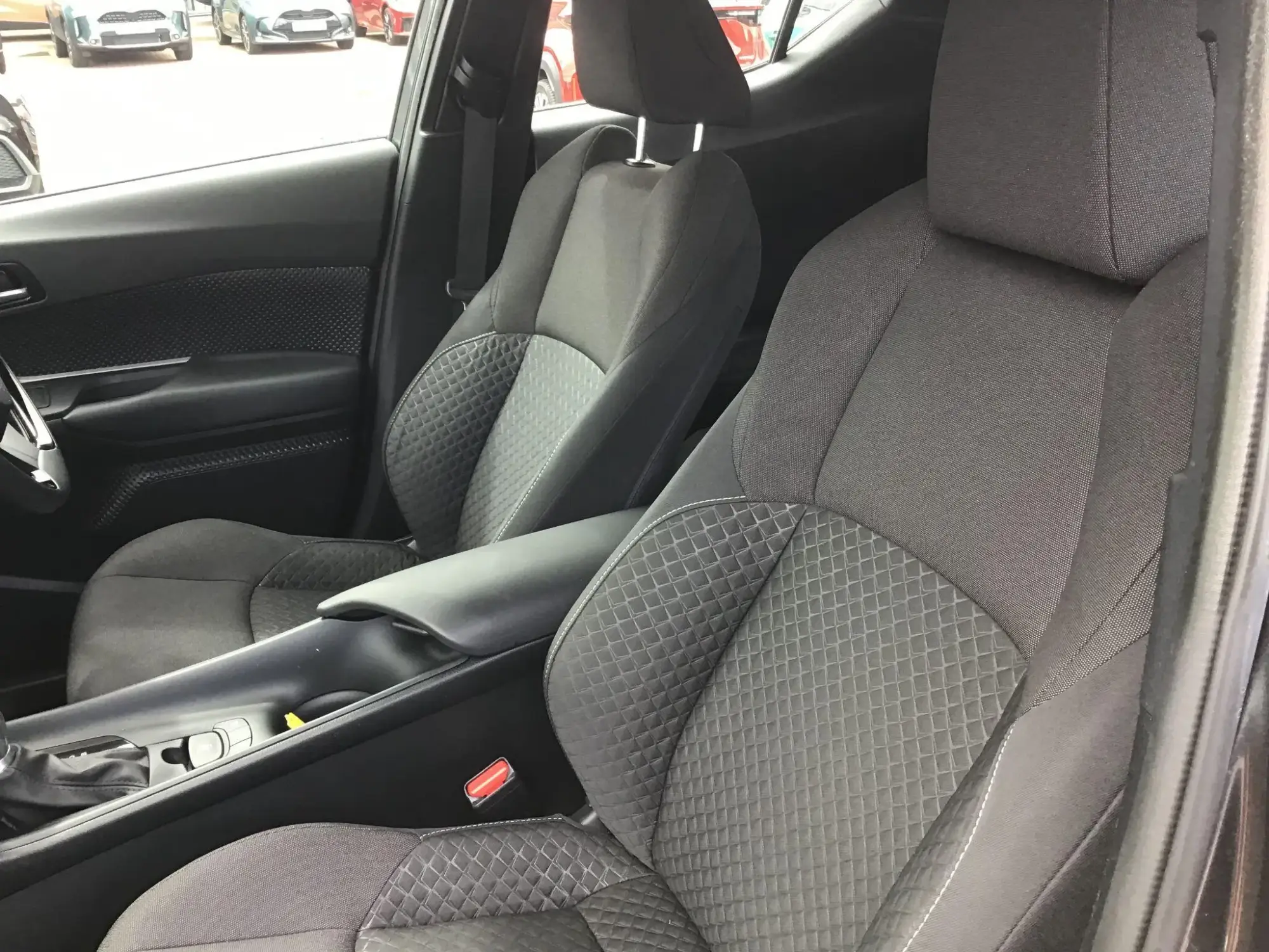 Toyota C-HR Self-Charging Hybrid Image 14