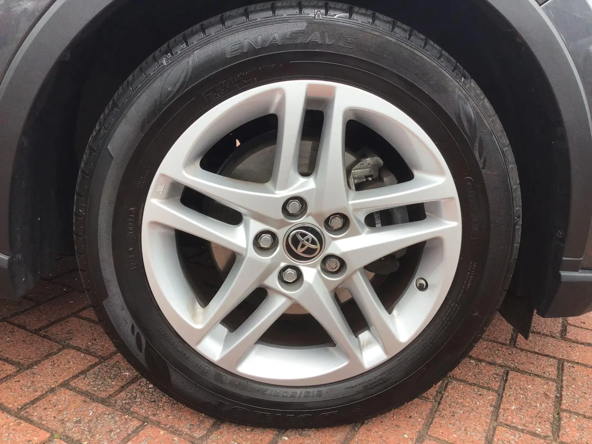 Toyota C-HR Self-Charging Hybrid Image 21