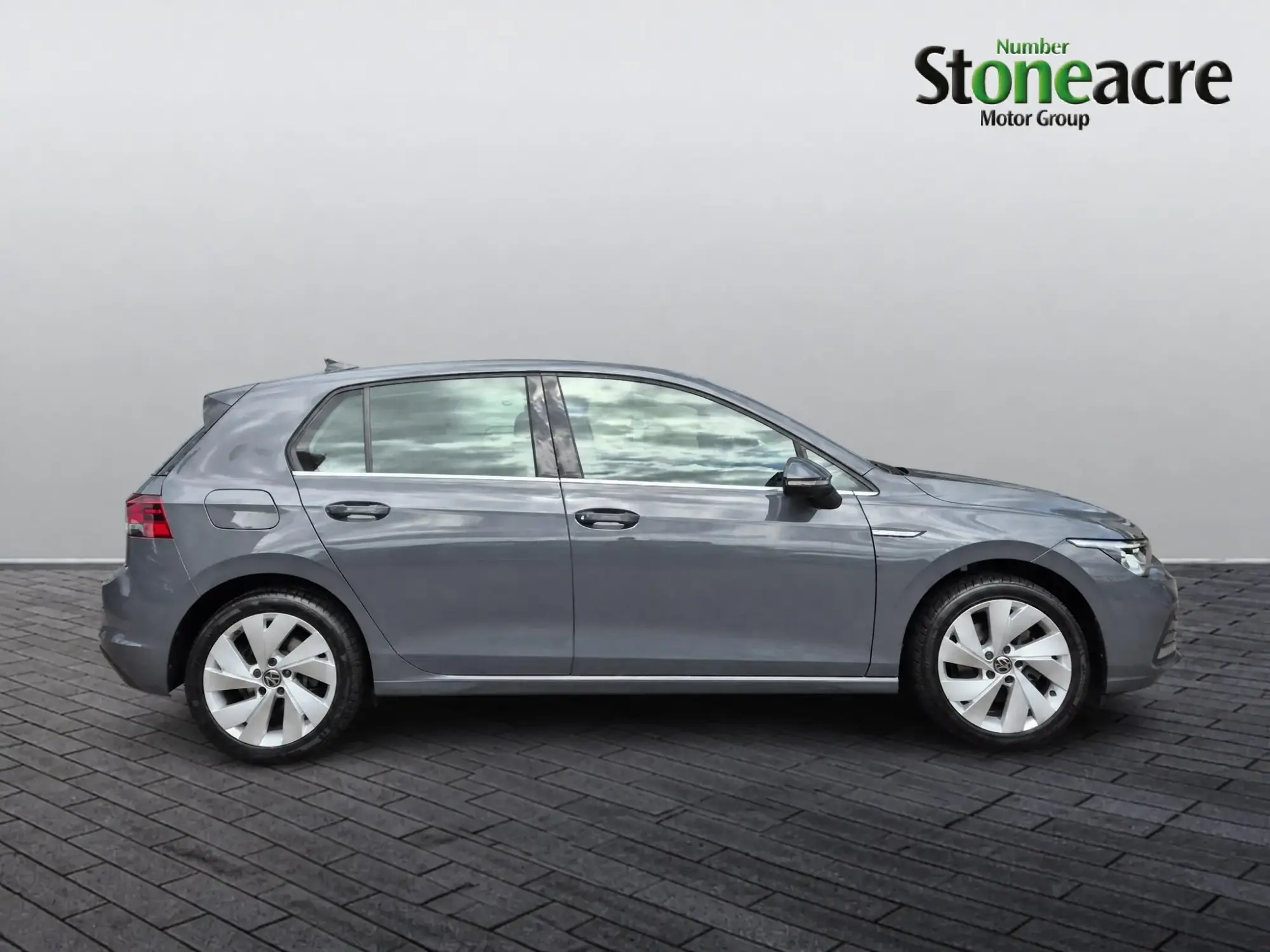 Volkswagen Golf Image 2
