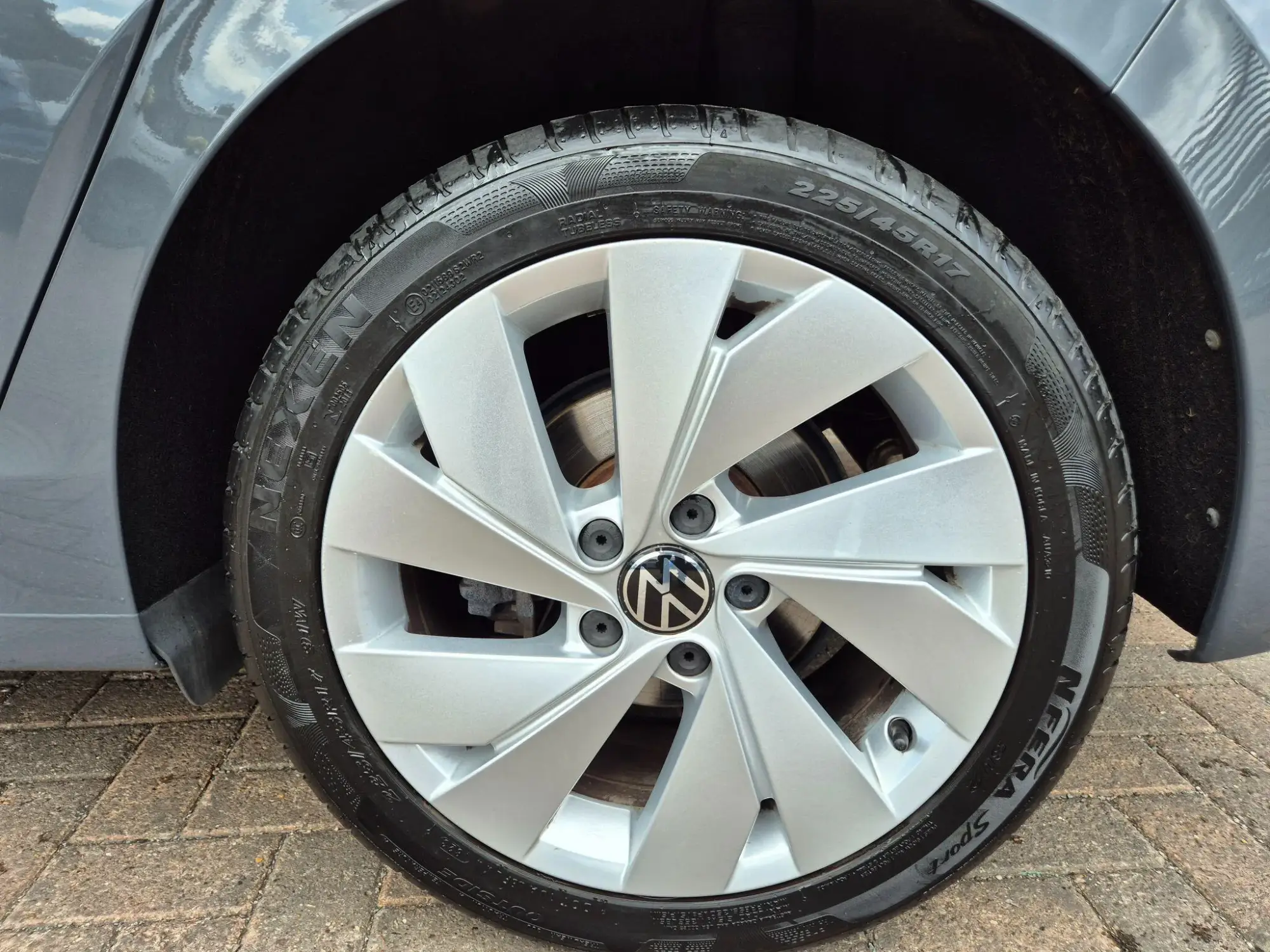 Volkswagen Golf Image 9