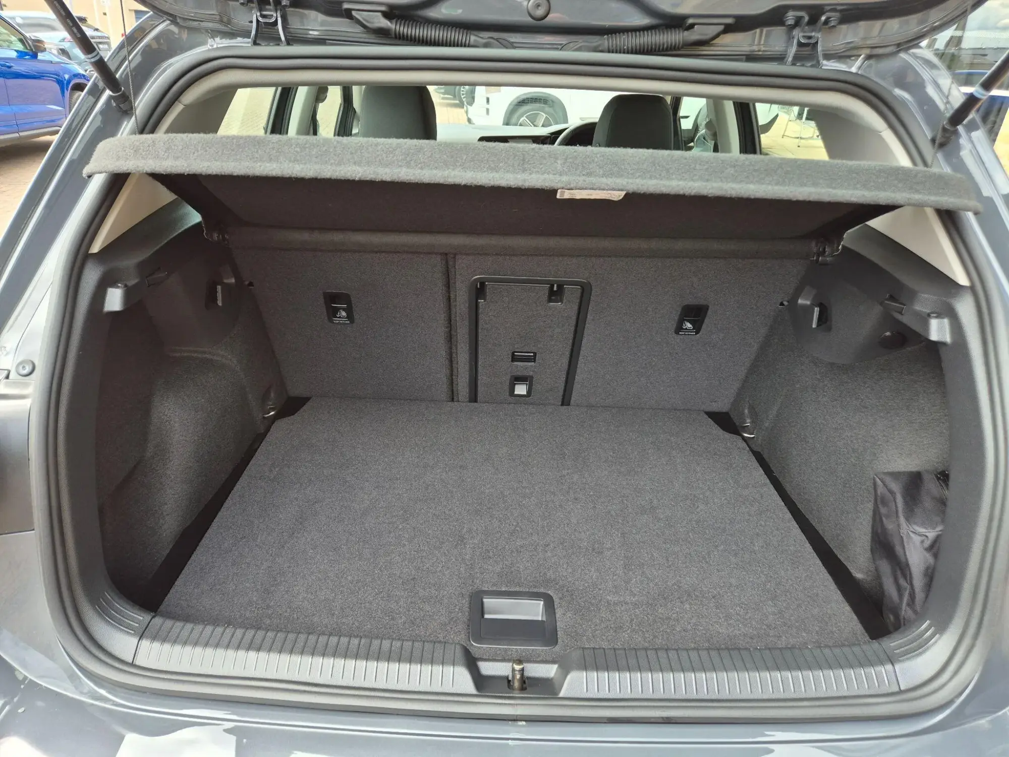 Volkswagen Golf Image 10