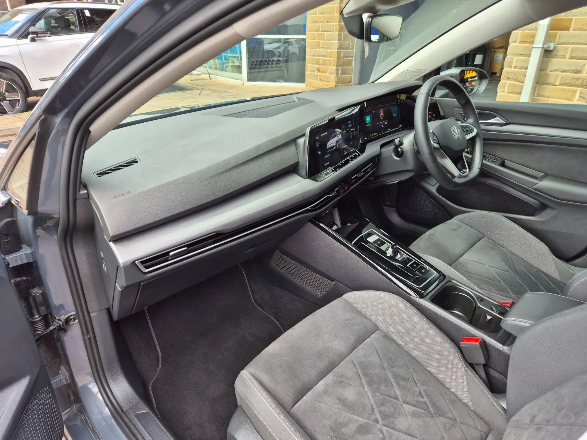 Volkswagen Golf Image 12