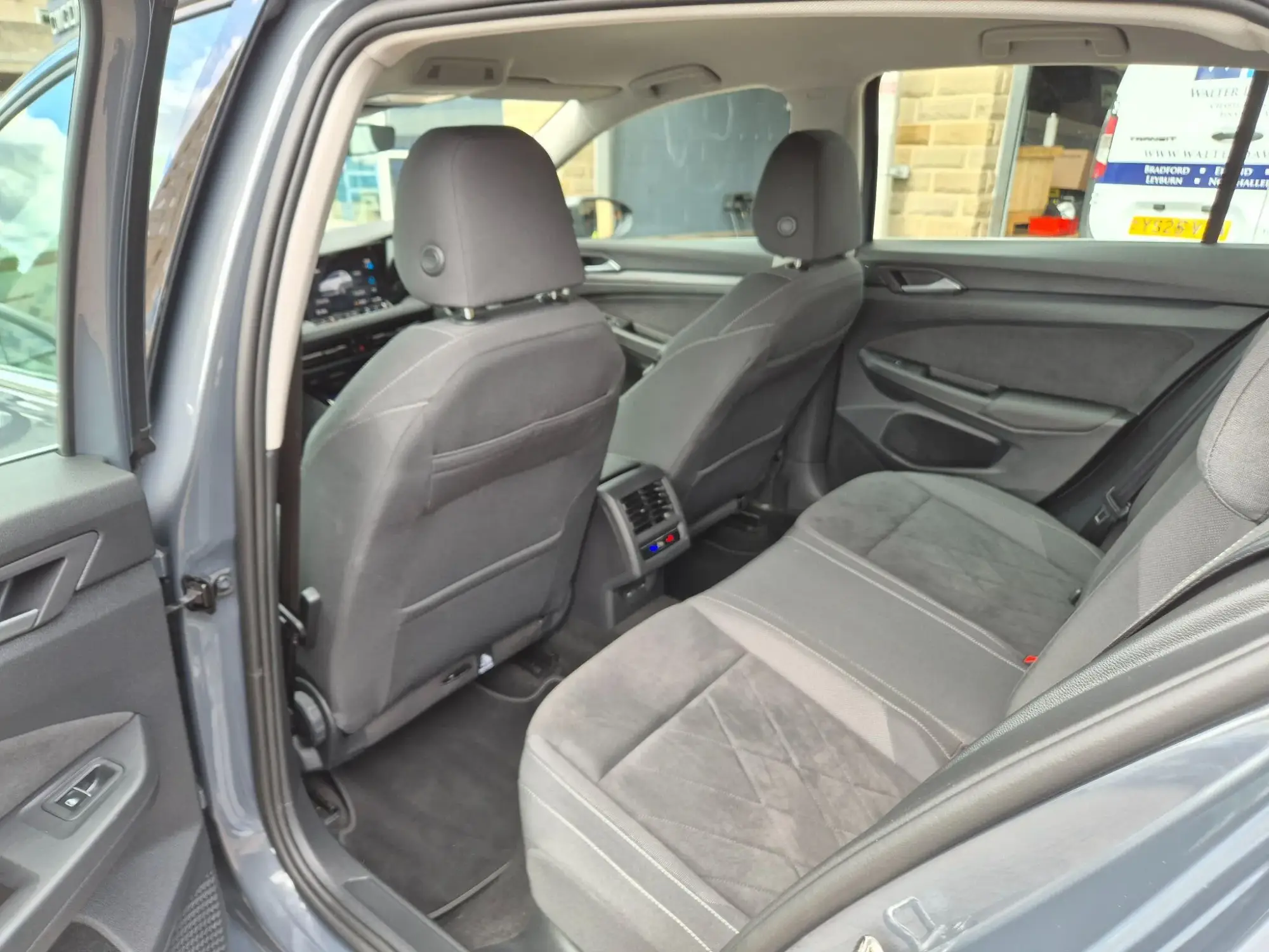 Volkswagen Golf Image 16
