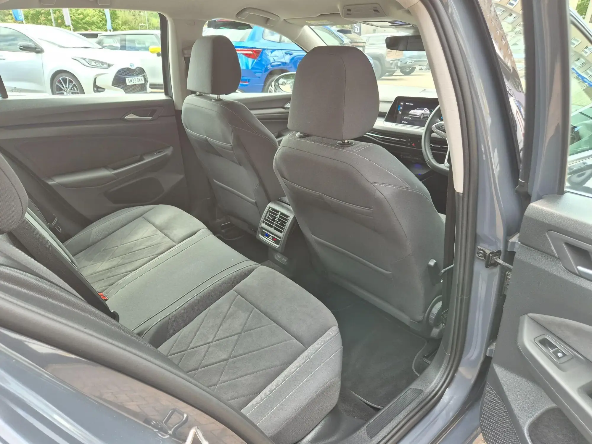 Volkswagen Golf Image 17