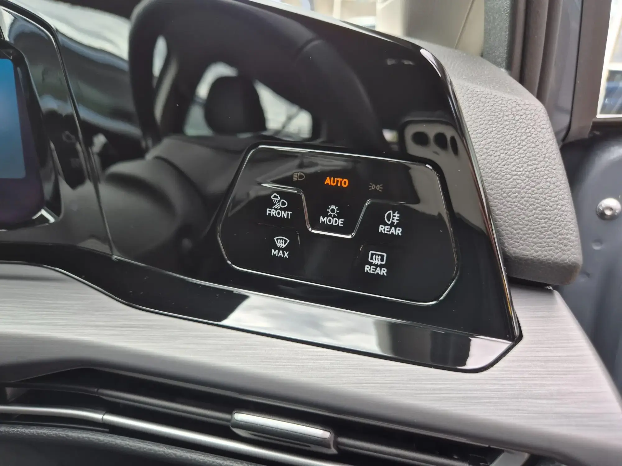 Volkswagen Golf Image 19