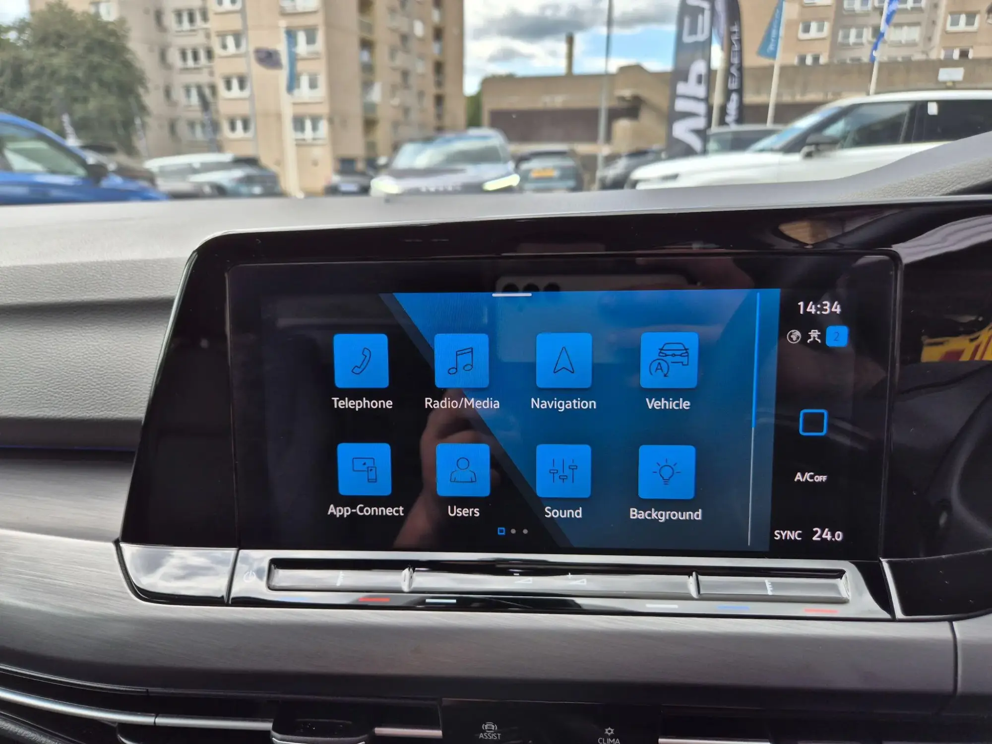 Volkswagen Golf Image 24